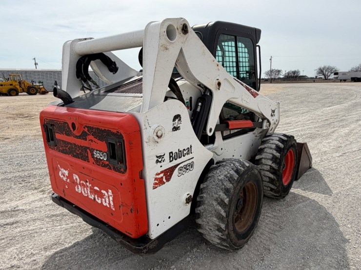 2017-bobcat-s650-image-5
