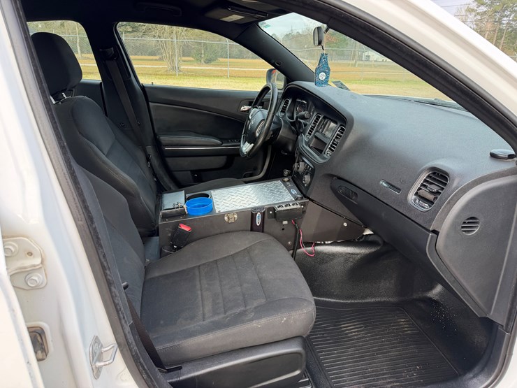 #768-•-2011-dodge-charger-image-9