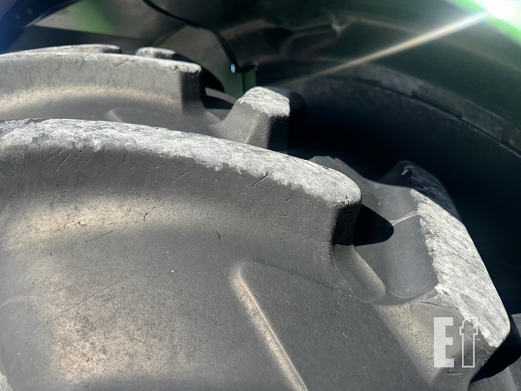 2013-john-deere-8310r-image-9