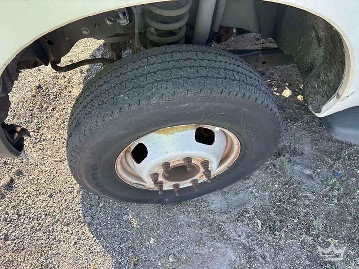 2013-ford-f350-image-24