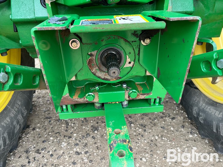 2011-john-deere-6115d-image-9