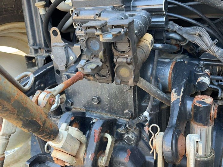 new-holland-ts100a-image-30