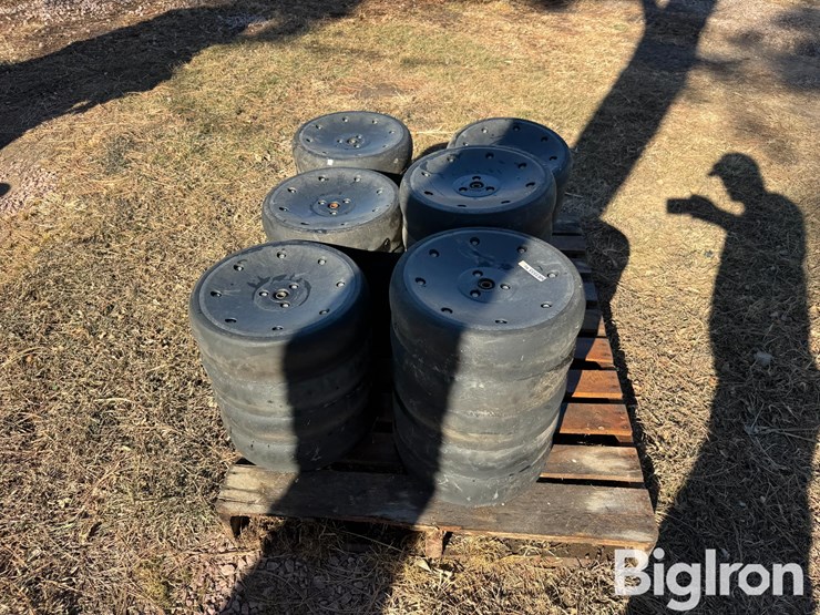 john-deere-closing-wheels-image-2