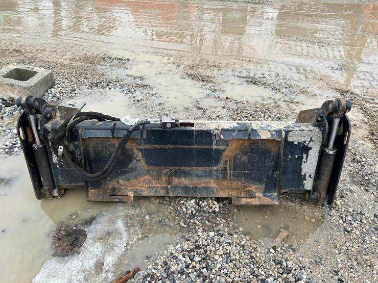 74”-4-in-1-skid-steer-bucket-image-3