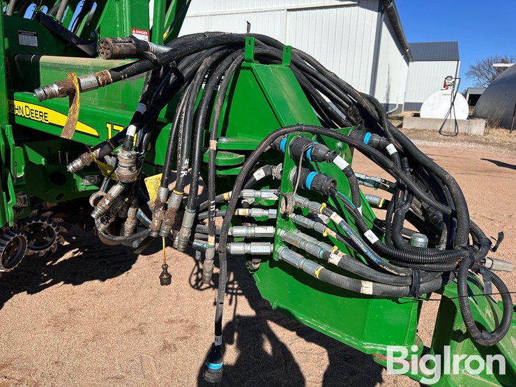 2015-john-deere-1795-image-10