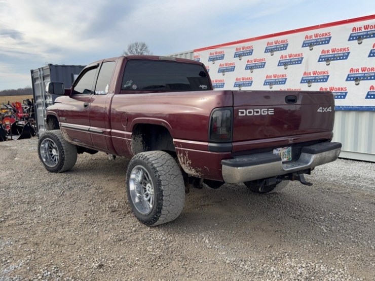 2002-dodge-2500-image-4