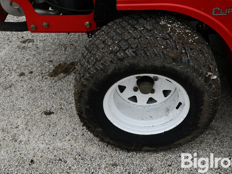 2015-shivvers-country-clipper-25560kaj-1040-riding-lawn-mower-image-15