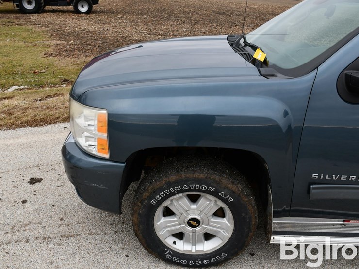2010-chevrolet-silverado-1500-lt-image-11