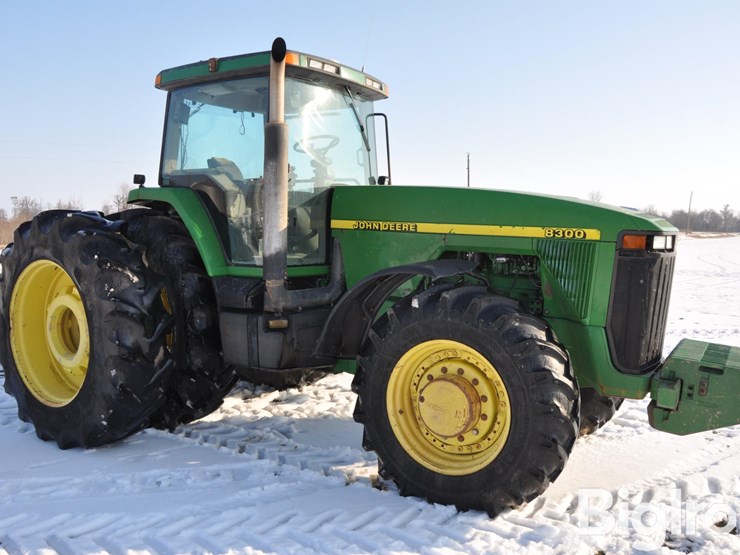 john-deere-8300-image-3