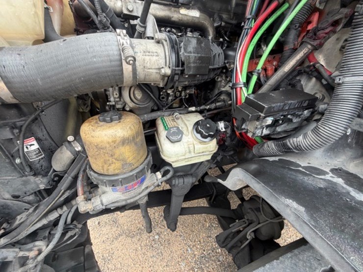 #226-•-2018-freightliner-cascadia-image-56