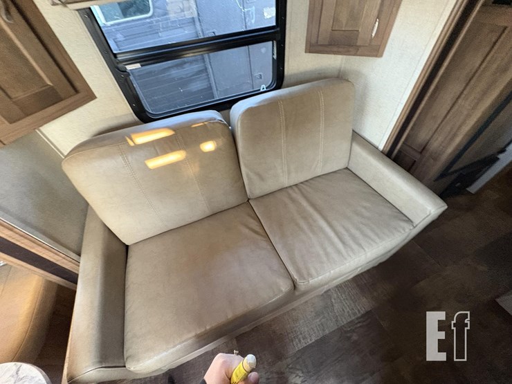 2018-gulf-stream-coach-vintage-cruiser-112-image-8