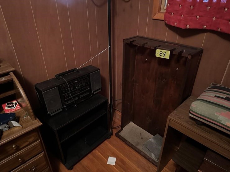 gun-stand-&-rolling-cabinet-image-1