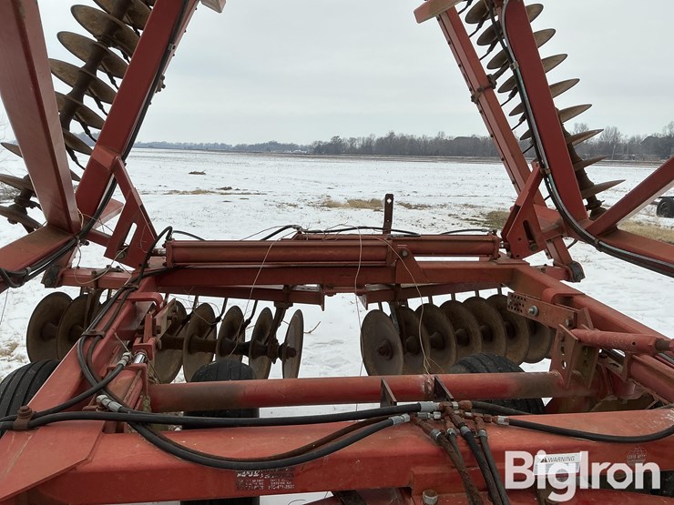 case-ih-3950-image-10