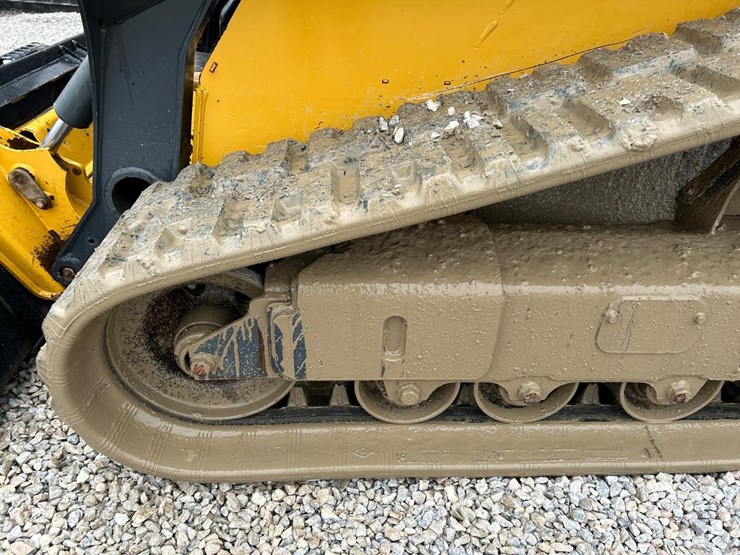 2020-deere-325g-image-18