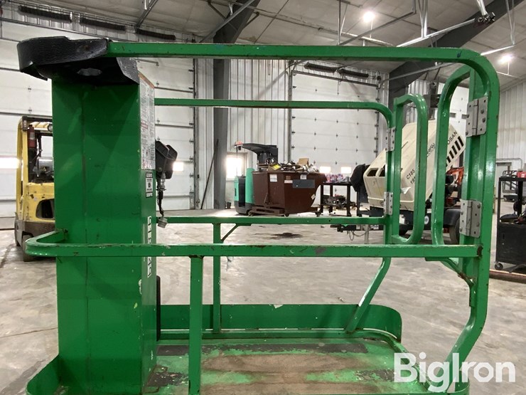 2016-jlg-1230es-image-11