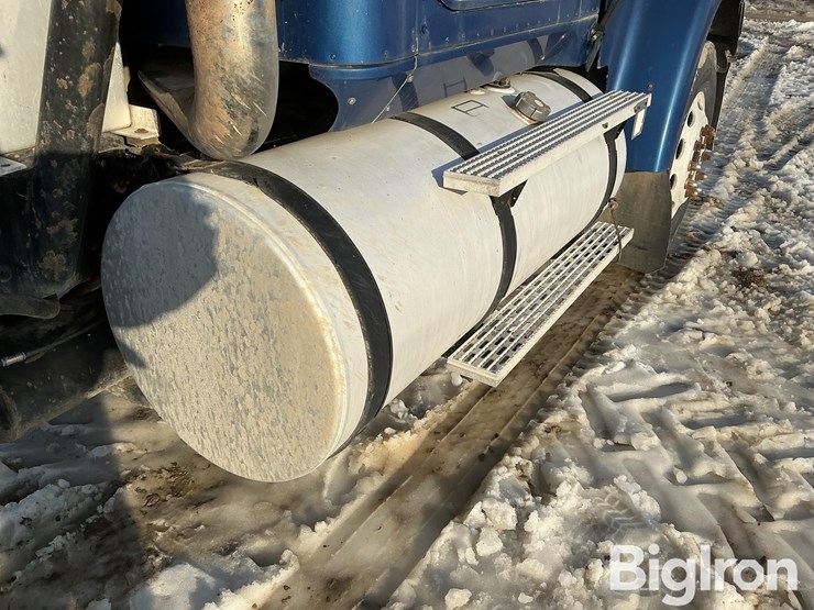 2001-international-9900i-image-13