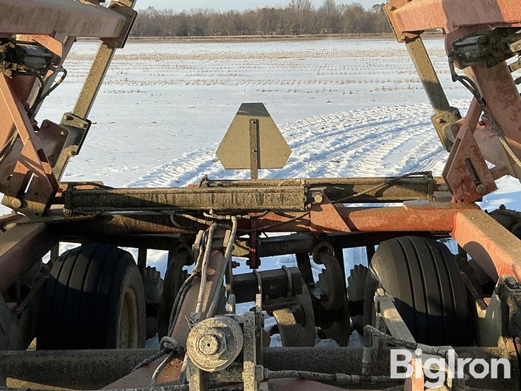 case-ih-330-image-10