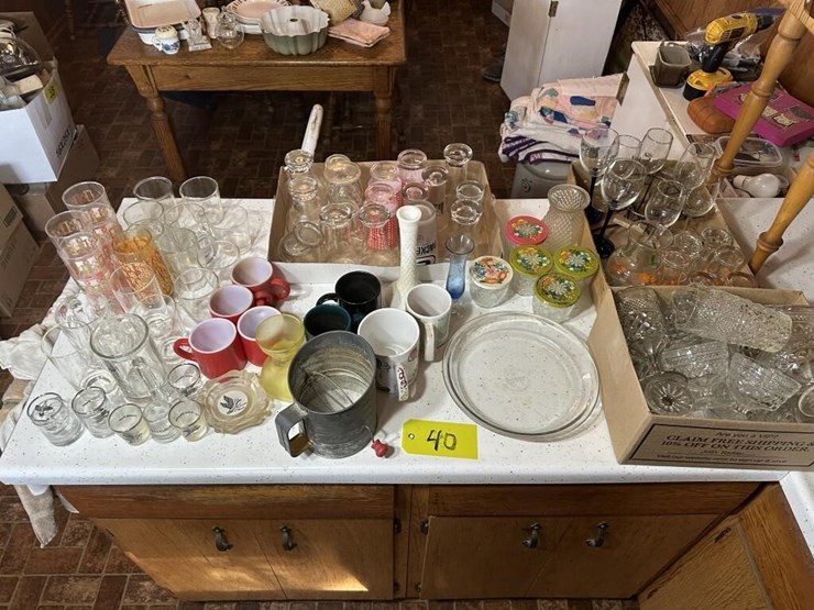 vintage-glass-dishes-&-kitchen-drinkware-image-2