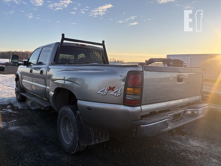 2003-chevrolet-silverado-3500-ls-image-14