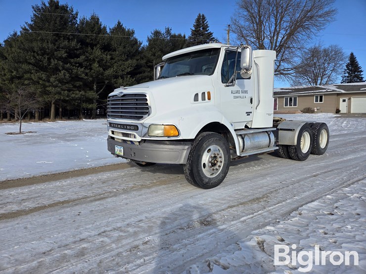 2004-sterling-at9500-image-1