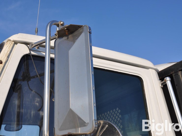 2000-freightliner-s/a-flatbed-truck-image-14