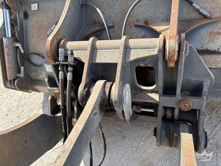 2014-deere-644k-image-9