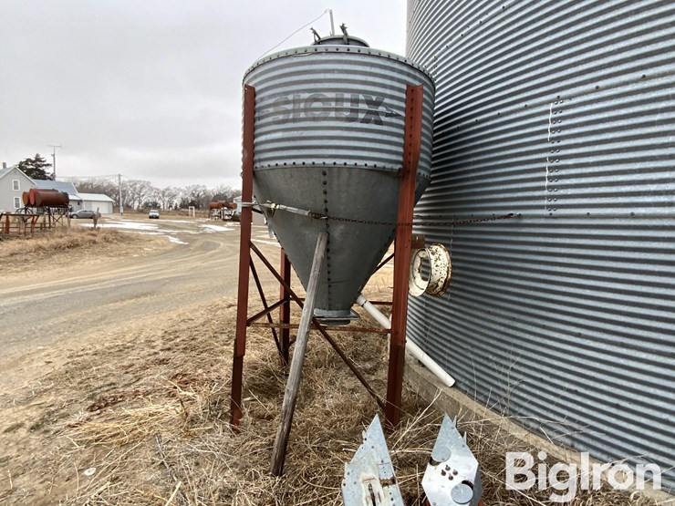 sioux-60-bushel-bulk-bin-image-8