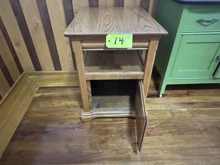 wooden-end-table-image-2