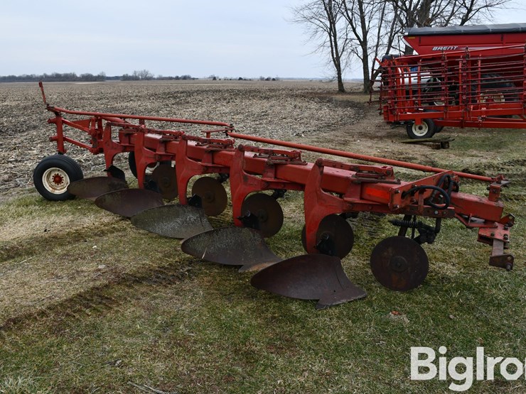 international-720-image-3