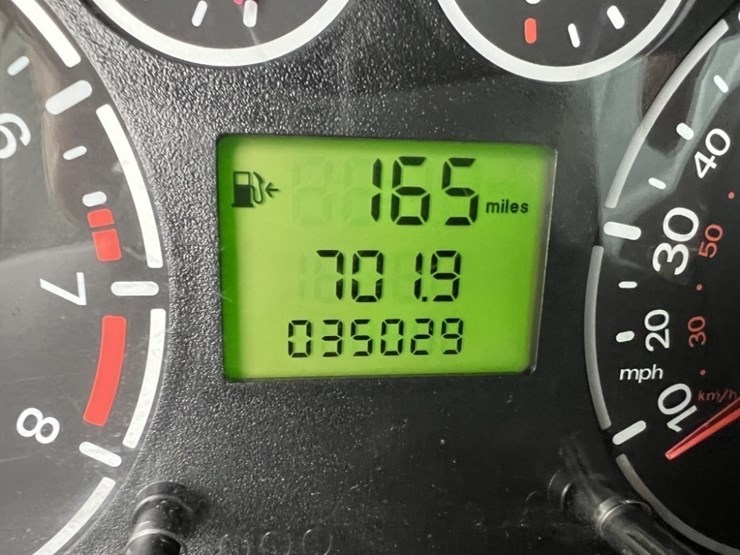 2011-ford-transit-image-24