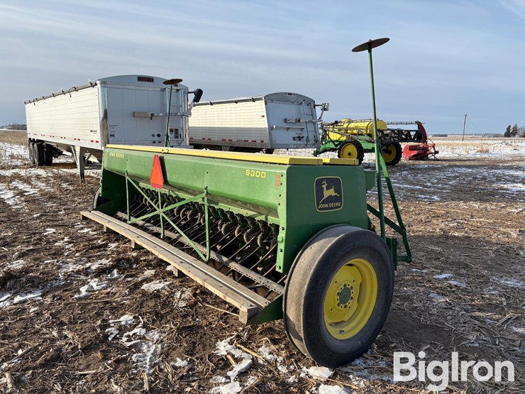 john-deere-8300-image-5