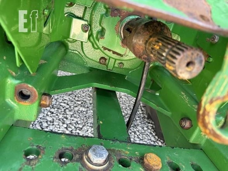 2009-john-deere-8330-image-12