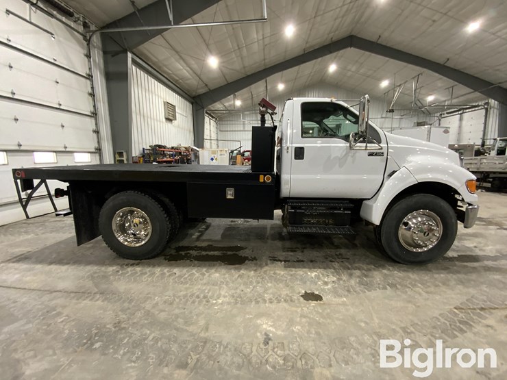 2011-ford-f750-xl-image-4