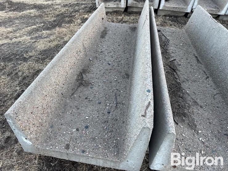 8'-concrete-feed-bunks-image-15