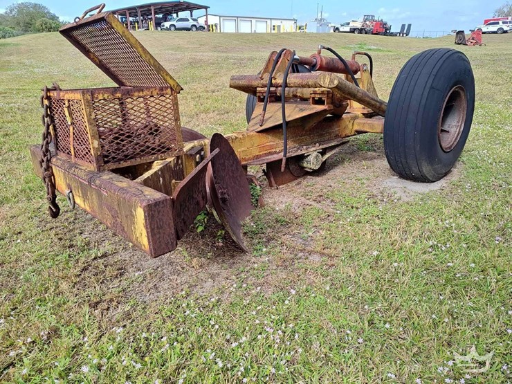 2011-terra-riser-300d-sa-fire-plow-attachment-image-1