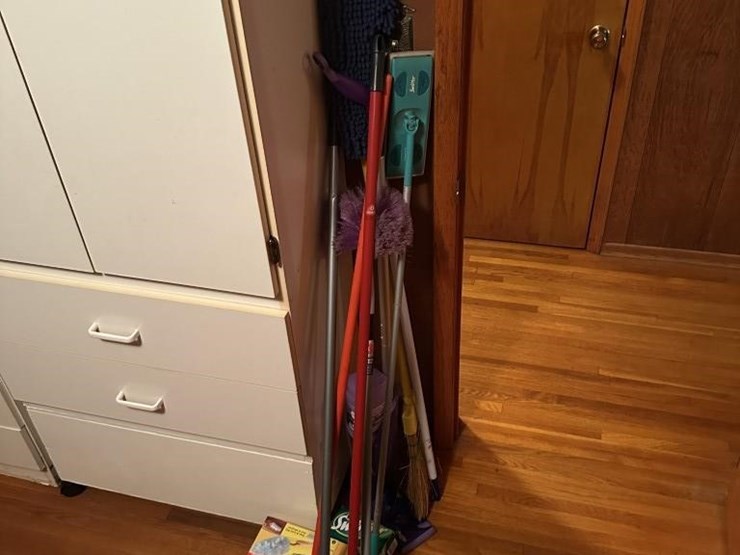 misc.-cleaning-supplies-image-1