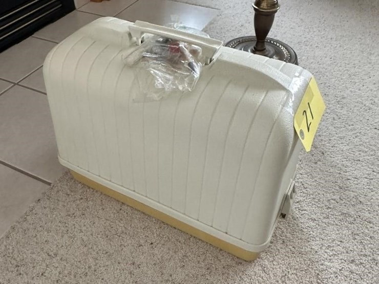 new-home-sewing-machine-image-2