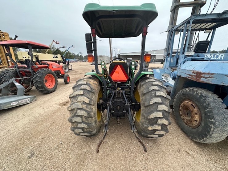 john-deere-4105-image-11