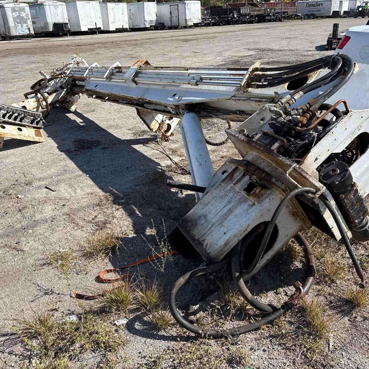 Altec Digger Derrick Hydraulic Boom