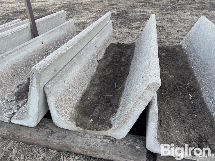 8'-concrete-feed-bunks-image-13