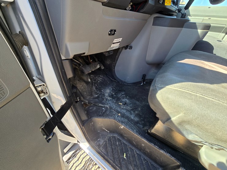 2019-ford-e450-image-26