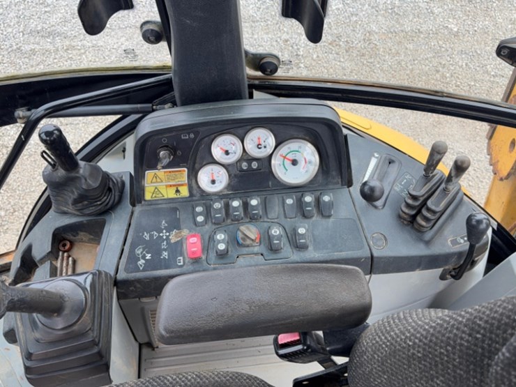 2011-caterpillar-420e-image-14