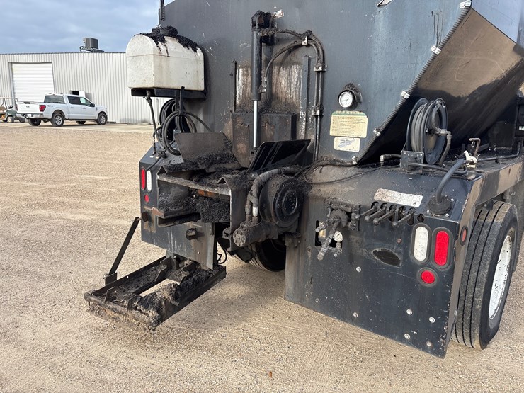 2018-ford-f750-xl-image-8