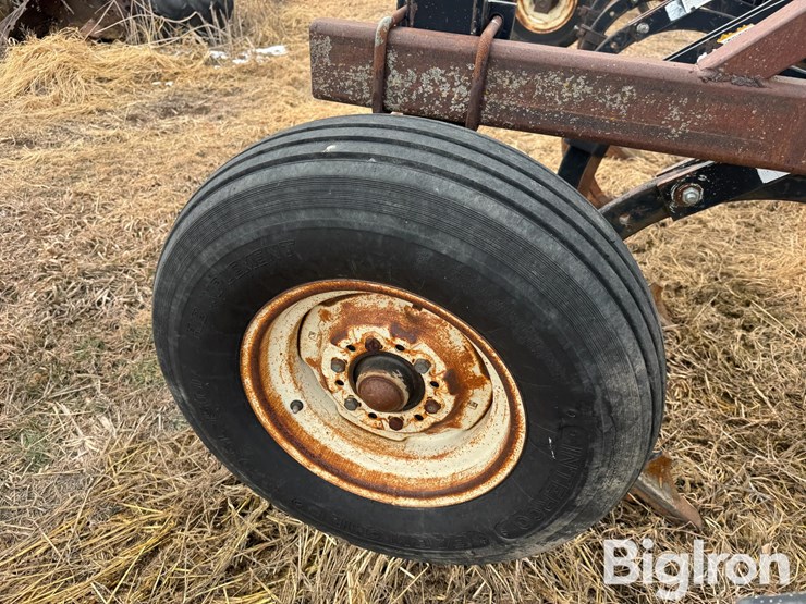 landoll-7-shank-chisel-plow-image-19