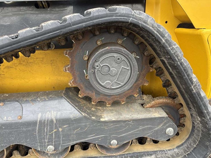 2024-new-holland-c337-image-9