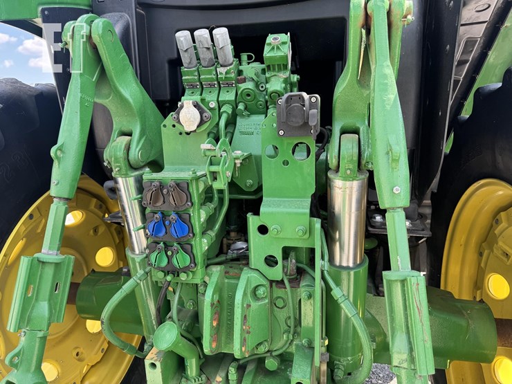 2018-john-deere-6155r-image-12