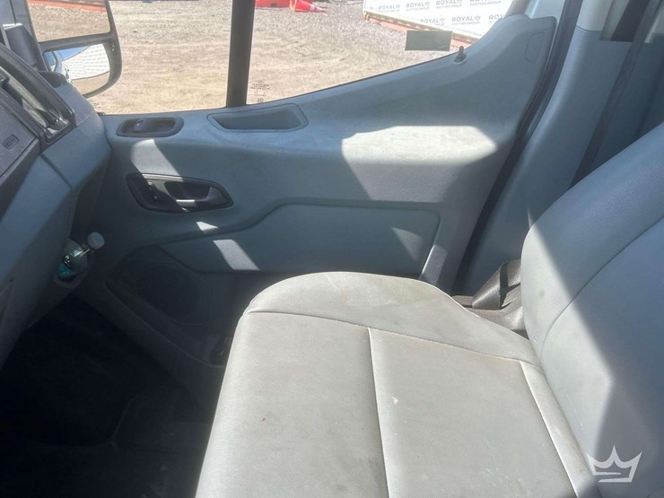 2017-ford-transit-image-19