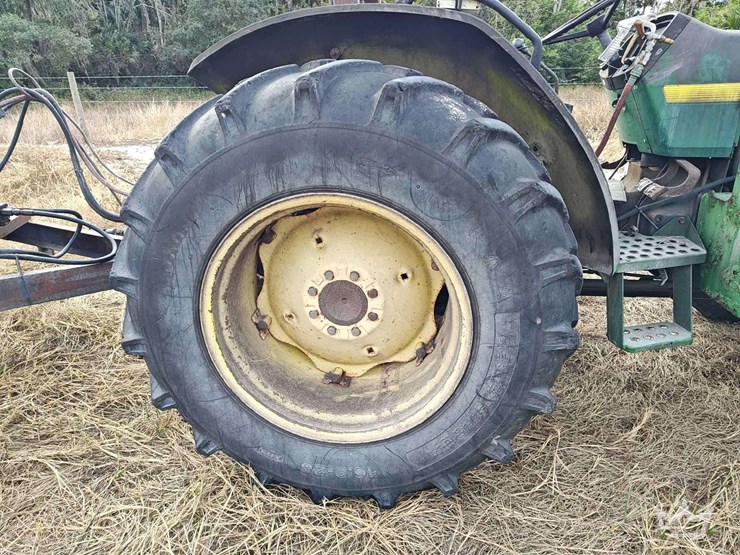 1995-john-deere-5200-image-23