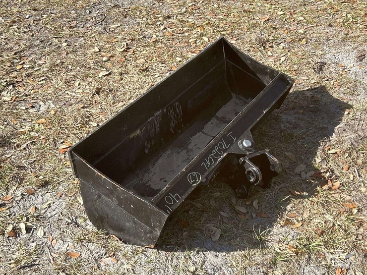 2025-40in-tilt-bucket-excavator-attachment-image-4