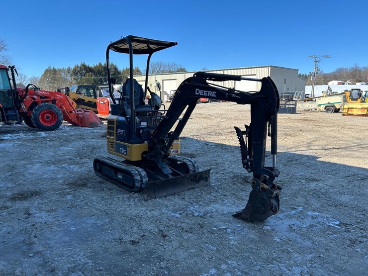 2017-deere-17g-image-6